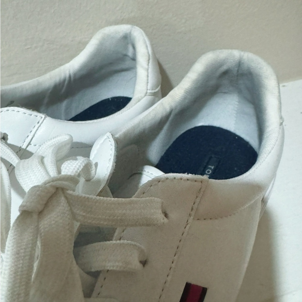 Tommy Hilfiger woman’s White Logo Sneakers - Picture 4 of 6
